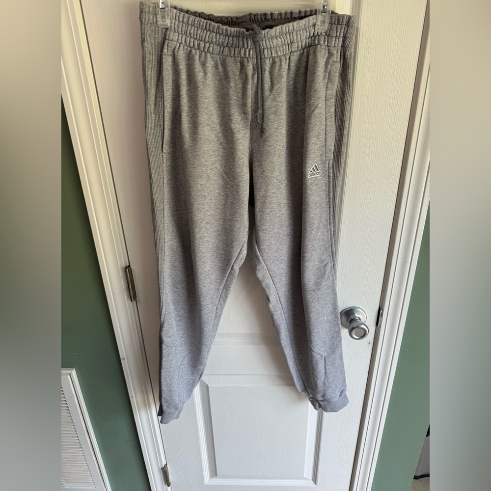 Adidas men’s size large‎ gray sweat pants joggers